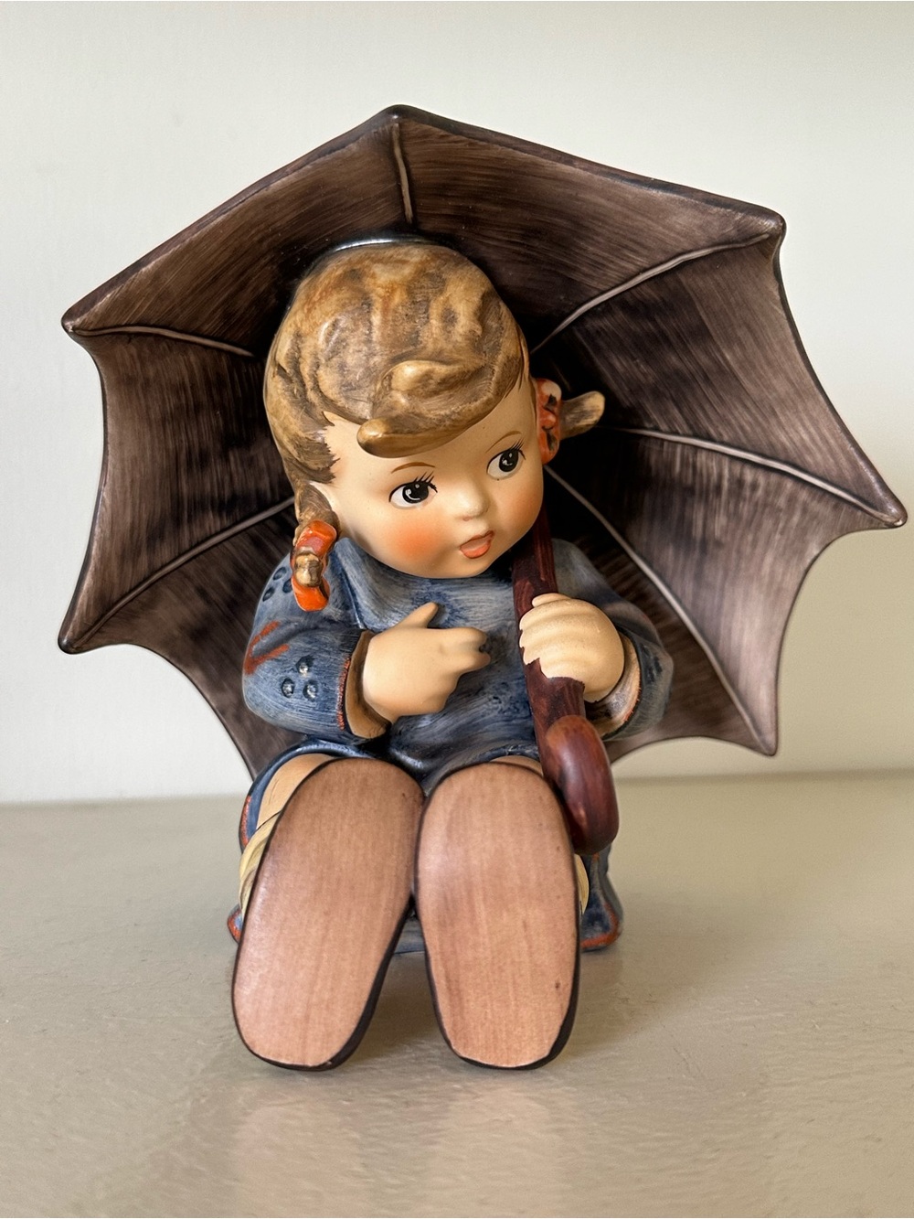 Vintage Goebel Hummel 4.5” Umbrella Boy & Girl ceramic figurines W Germany - Picture 6 of 13